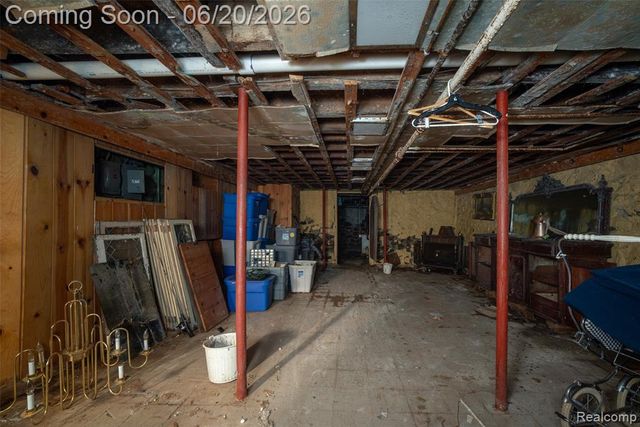 3557 W Walton Boulevard, Waterford, MI 48329