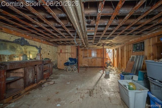 3557 W Walton Boulevard, Waterford, MI 48329