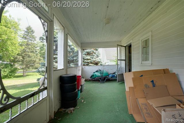3557 W Walton Boulevard, Waterford, MI 48329