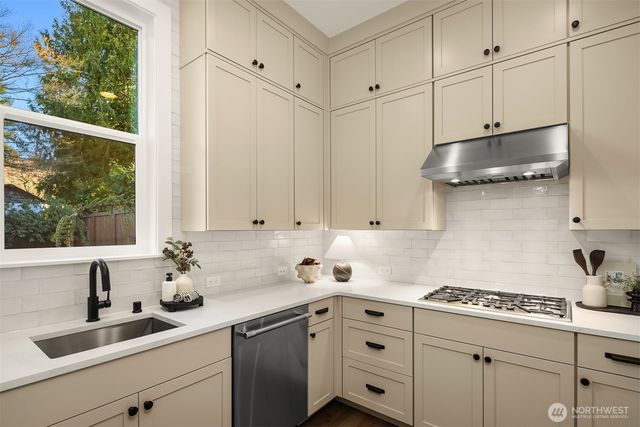 7824 131st Avenue NE, Kirkland, WA 98033