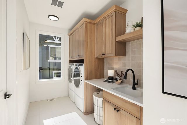 7824 131st Avenue NE, Kirkland, WA 98033