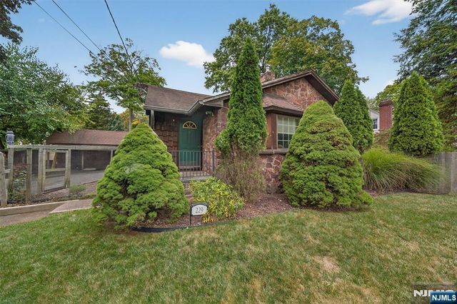 229 Rockland Avenue, River Vale, NJ 07675