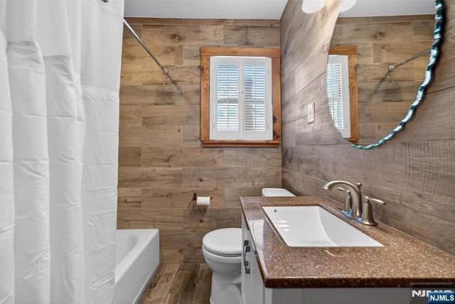 229 Rockland Avenue, River Vale, NJ 07675