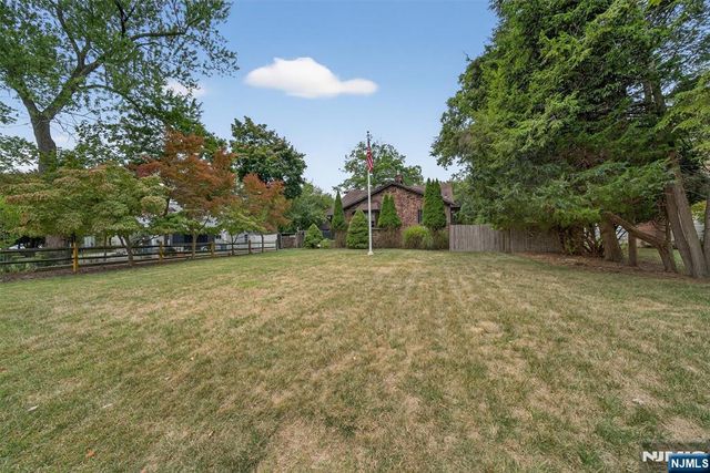 229 Rockland Avenue, River Vale, NJ 07675