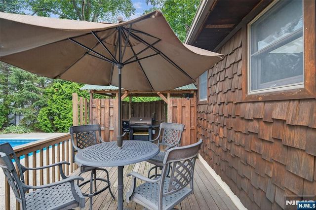 229 Rockland Avenue, River Vale, NJ 07675