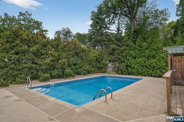 229 Rockland Avenue, River Vale, NJ 07675