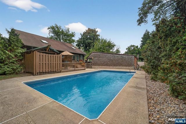 229 Rockland Avenue, River Vale, NJ 07675