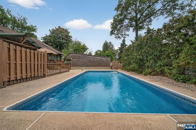 229 Rockland Avenue, River Vale, NJ 07675