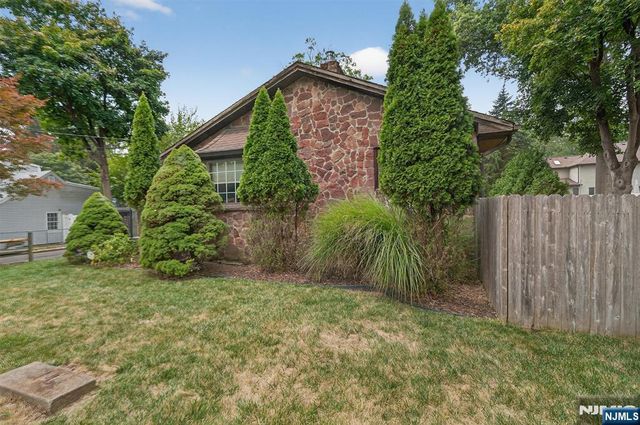 229 Rockland Avenue, River Vale, NJ 07675