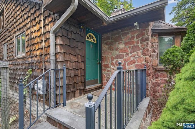 229 Rockland Avenue, River Vale, NJ 07675