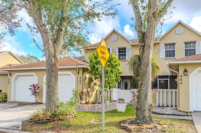 405 Maplewood Drive 405, Greenacres, FL 33415