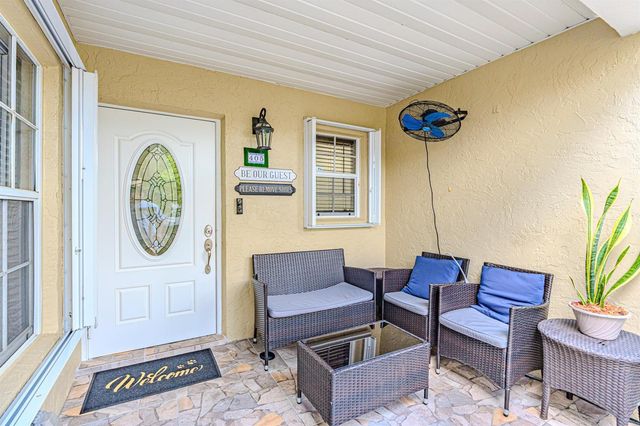 405 Maplewood Drive 405, Greenacres, FL 33415