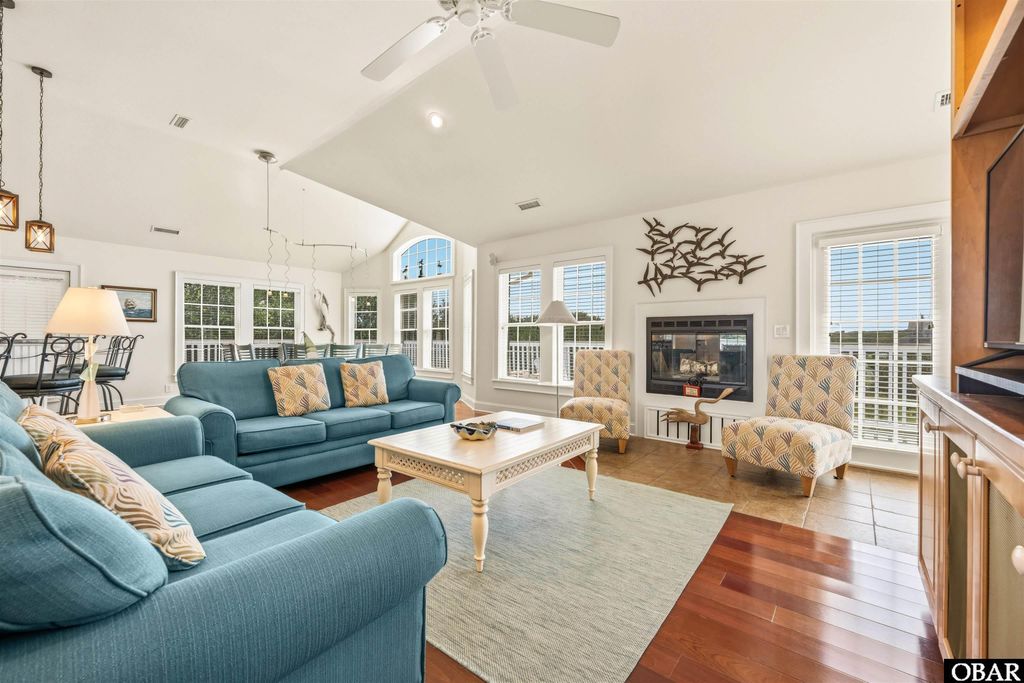 Image 4 of property listing at 114 Flight Drive, Duck, NC 27949