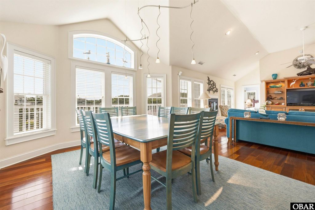 Image 7 of property listing at 114 Flight Drive, Duck, NC 27949