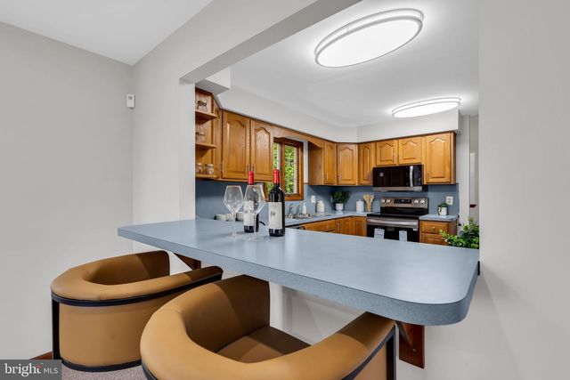 52 HAWKIN RD, Medford, NJ 08055