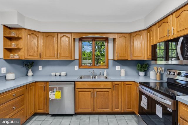 52 HAWKIN RD, Medford, NJ 08055