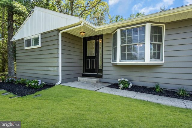 52 HAWKIN RD, Medford, NJ 08055