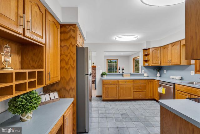 52 HAWKIN RD, Medford, NJ 08055