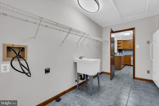 52 HAWKIN RD, Medford, NJ 08055