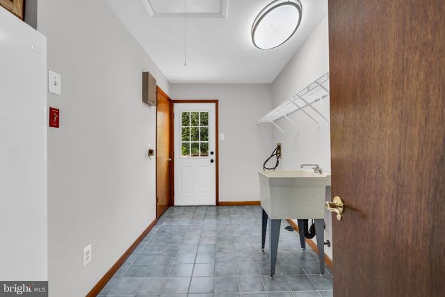52 HAWKIN RD, Medford, NJ 08055