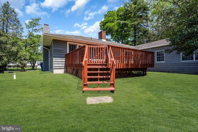52 HAWKIN RD, Medford, NJ 08055