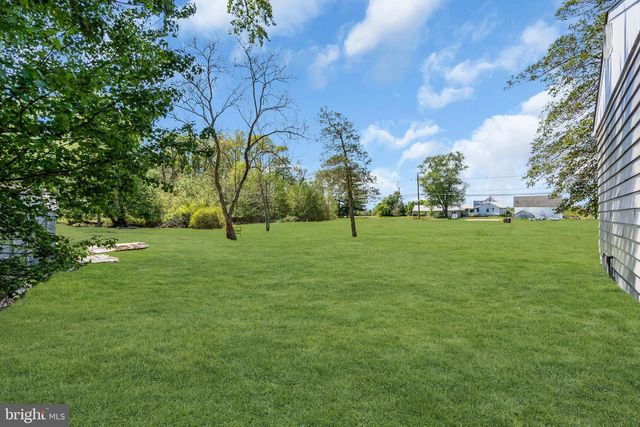 52 HAWKIN RD, Medford, NJ 08055