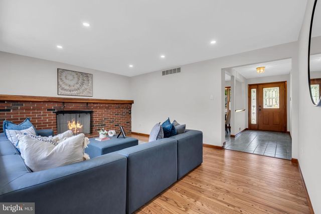 52 HAWKIN RD, Medford, NJ 08055