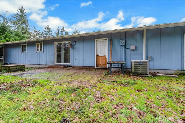 8214 Woodbourne Drive SW, Lakewood, WA 98499