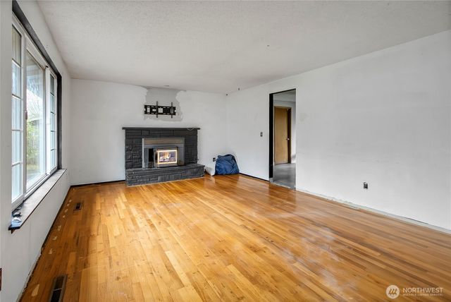 8214 Woodbourne Drive SW, Lakewood, WA 98499