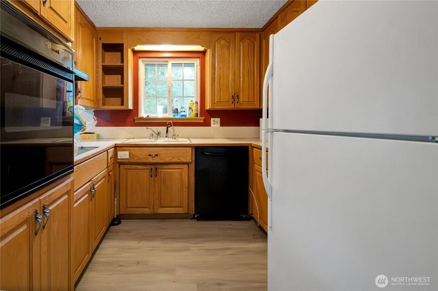 8214 Woodbourne Drive SW, Lakewood, WA 98499