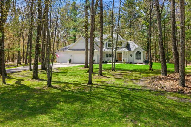 N1996 MAJESTIC PINES CIRCLE, Wautoma, WI 54982