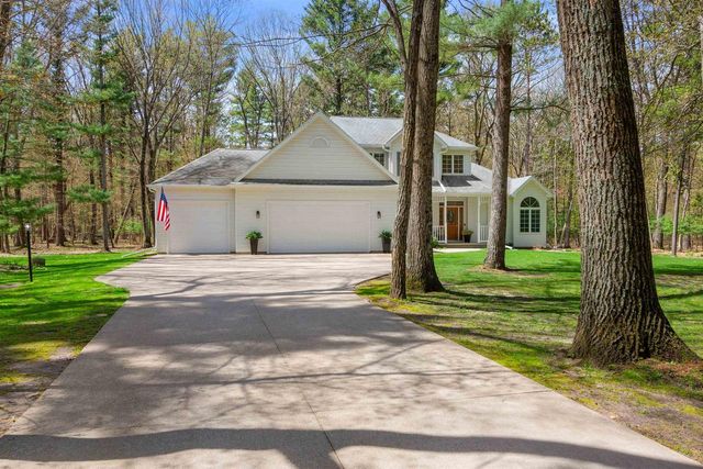 N1996 MAJESTIC PINES CIRCLE, Wautoma, WI 54982