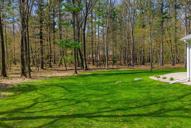 N1996 MAJESTIC PINES CIRCLE, Wautoma, WI 54982