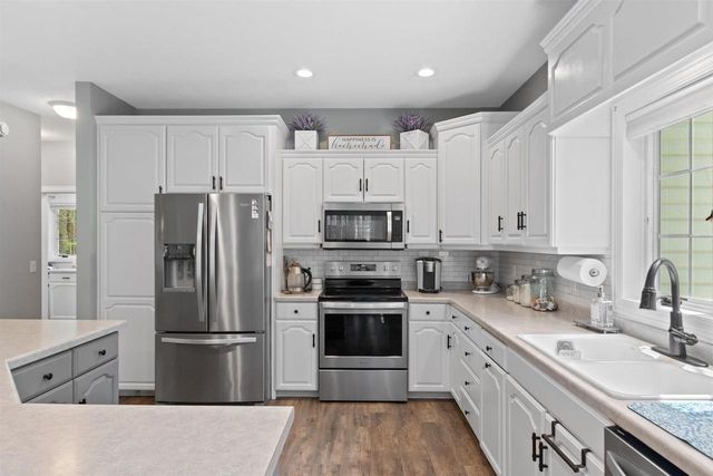 N1996 MAJESTIC PINES CIRCLE, Wautoma, WI 54982