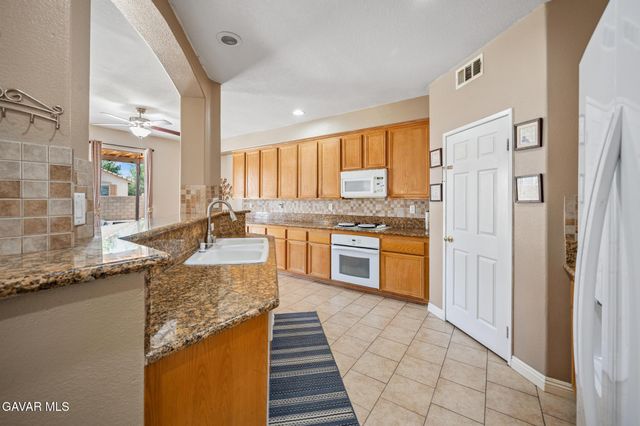 3537 Fairgreen Lane, Palmdale, CA 93551