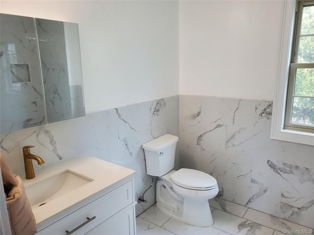 529 Maple Avenue Second Floor, Uniondale, NY 11553