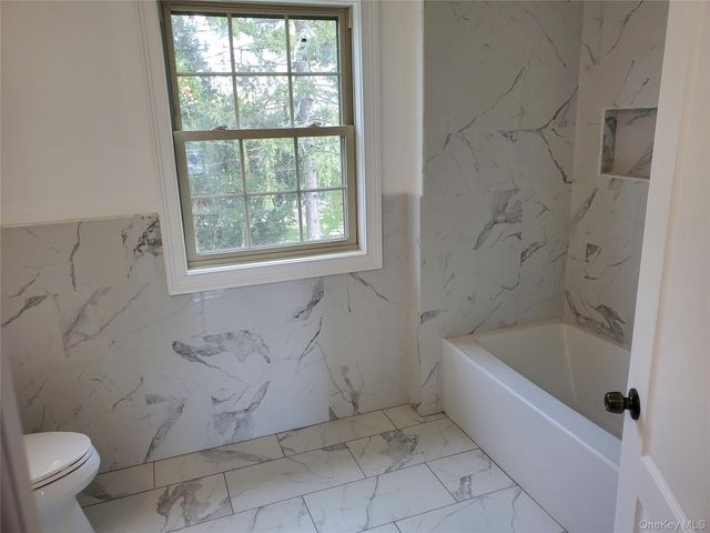 529 Maple Avenue Second Floor, Uniondale, NY 11553
