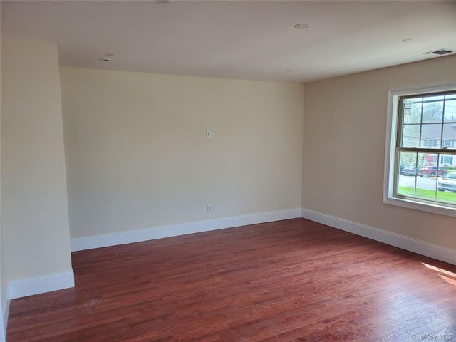 529 Maple Avenue Second Floor, Uniondale, NY 11553
