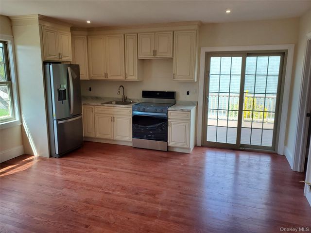 529 Maple Avenue Second Floor, Uniondale, NY 11553