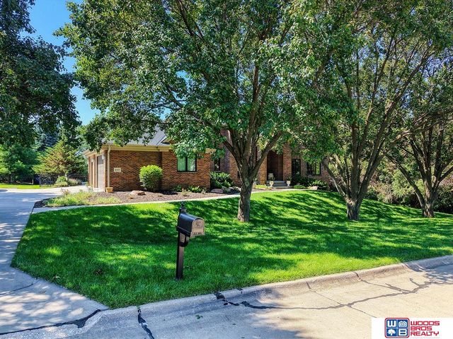 6555 Pheasant Run Place, Lincoln, NE 68516
