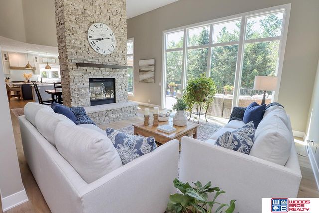 6555 Pheasant Run Place, Lincoln, NE 68516