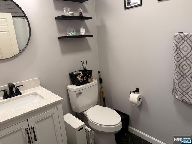 242 The Promenade 242, Edgewater, NJ 07020