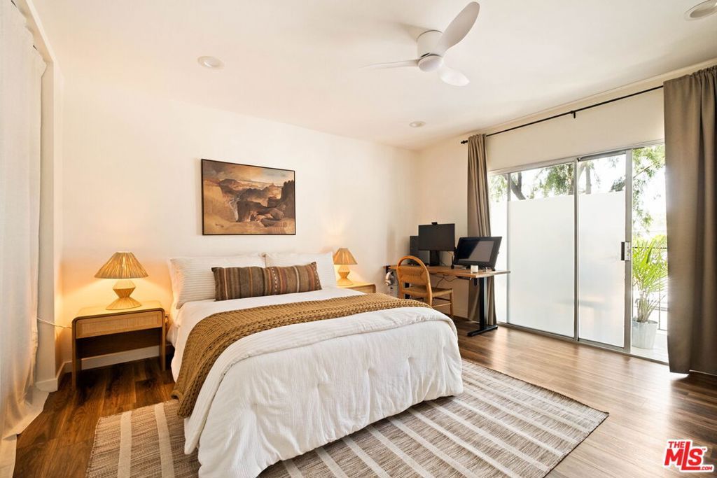 Image 11 of property listing at 1906 W Victory Boulevard 9, Burbank, CA 91506