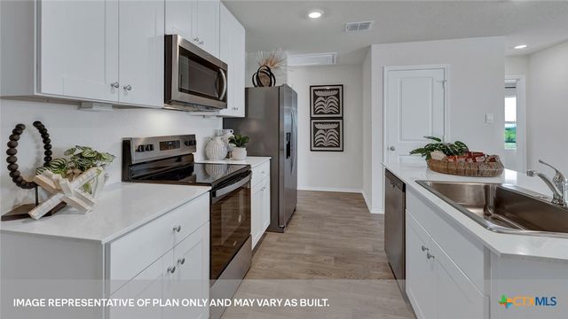 430 LOW PASTURE Trail, Maxwell, TX 78656