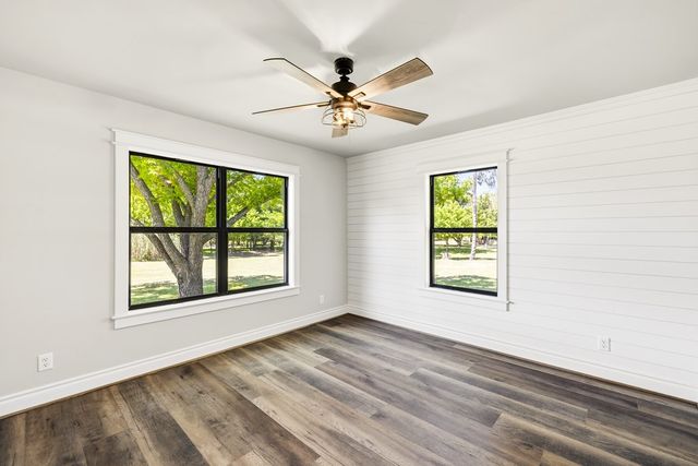 125 W Lower Crabapple Rd., Fredericksburg, TX 78624