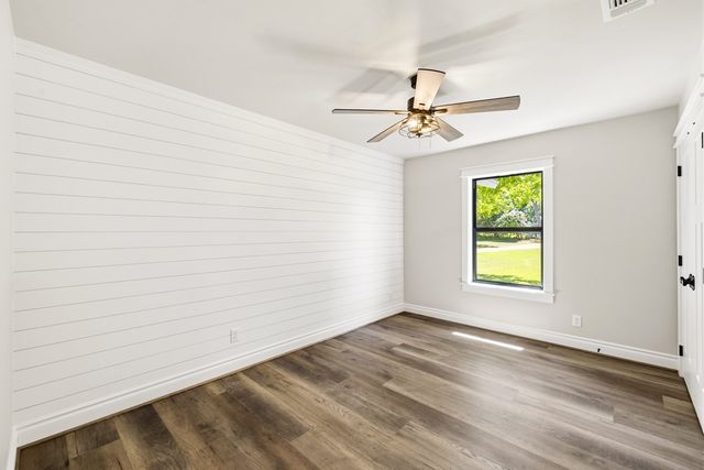 125 W Lower Crabapple Rd., Fredericksburg, TX 78624