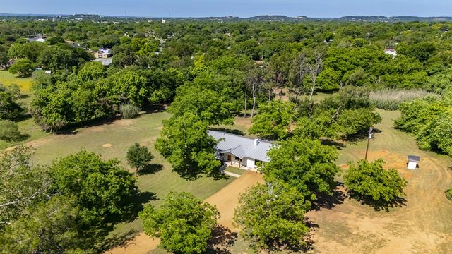 125 W Lower Crabapple Rd., Fredericksburg, TX 78624