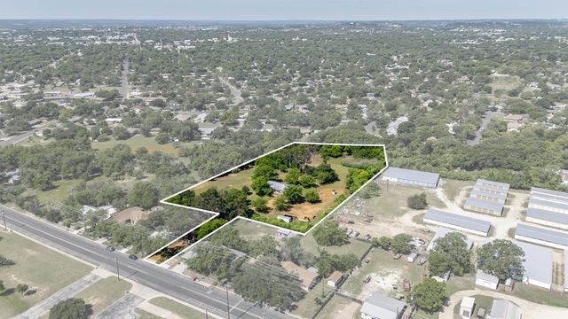 125 W Lower Crabapple Rd., Fredericksburg, TX 78624