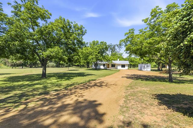 125 W Lower Crabapple Rd., Fredericksburg, TX 78624