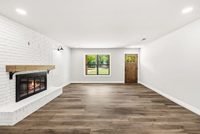 125 W Lower Crabapple Rd., Fredericksburg, TX 78624
